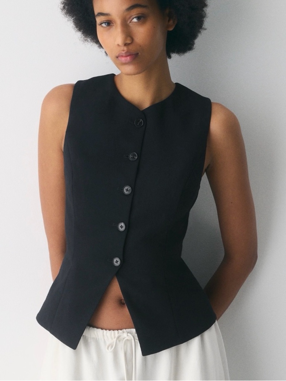 NWOT Aritzia Wilfred Regal Vest - Crepette in Black